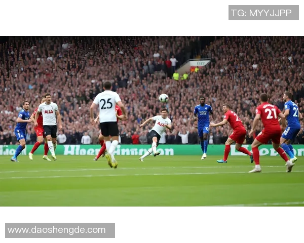 足球创美词在绿茵场上谱写梦想与激情的华美篇章